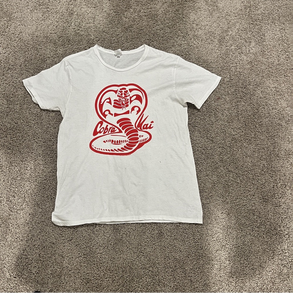 Cobra Kai T-shirt - Picture 1 of 3